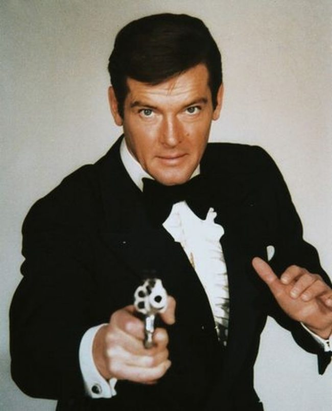 roger-moore-james-bond